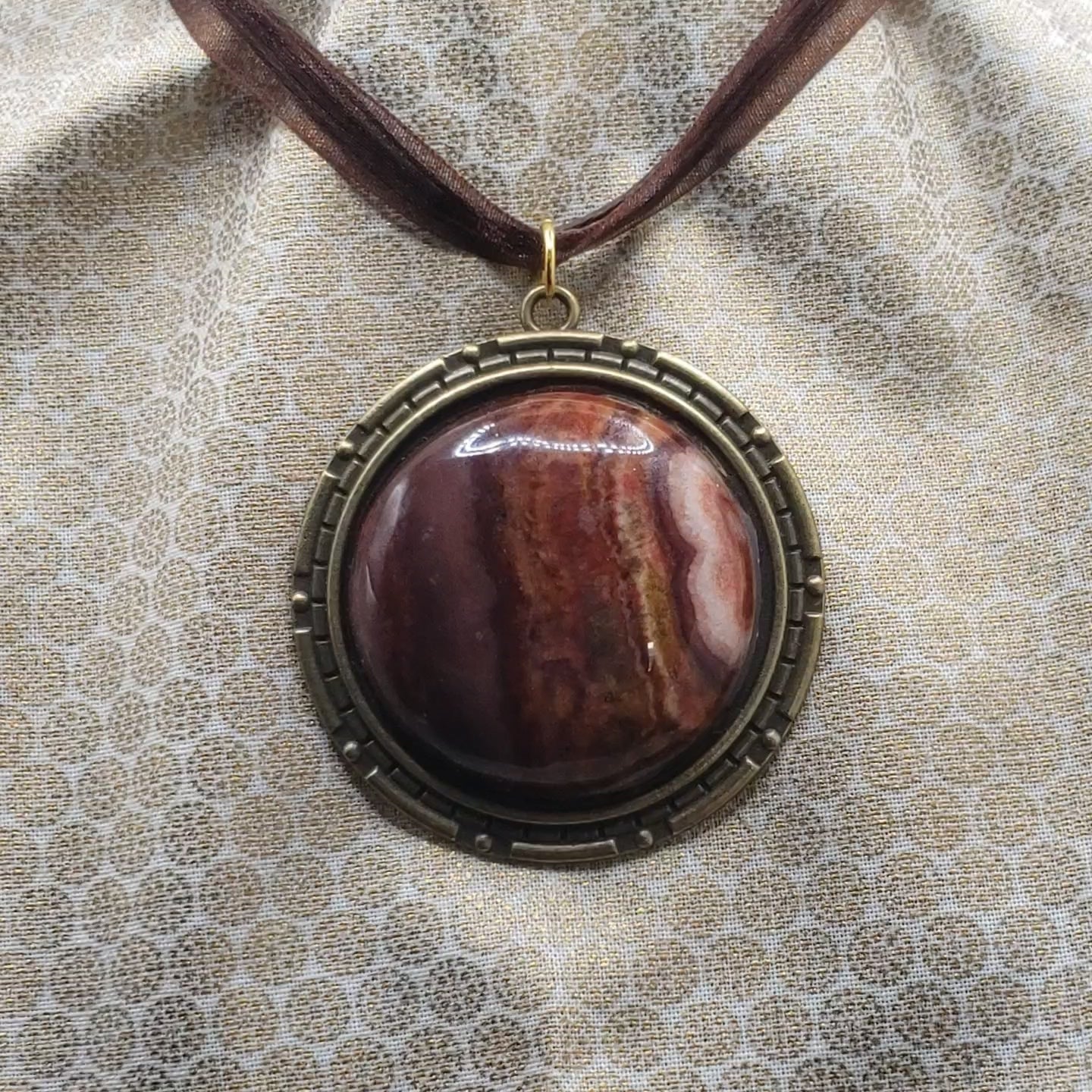 CJ00024 Jasper Agate Brown Banded Pendant vid