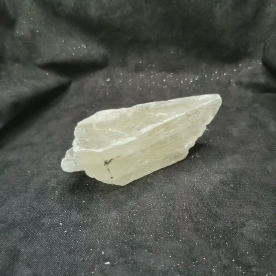Golden Phantom Selenite Crystal Raw Natural Stone vid