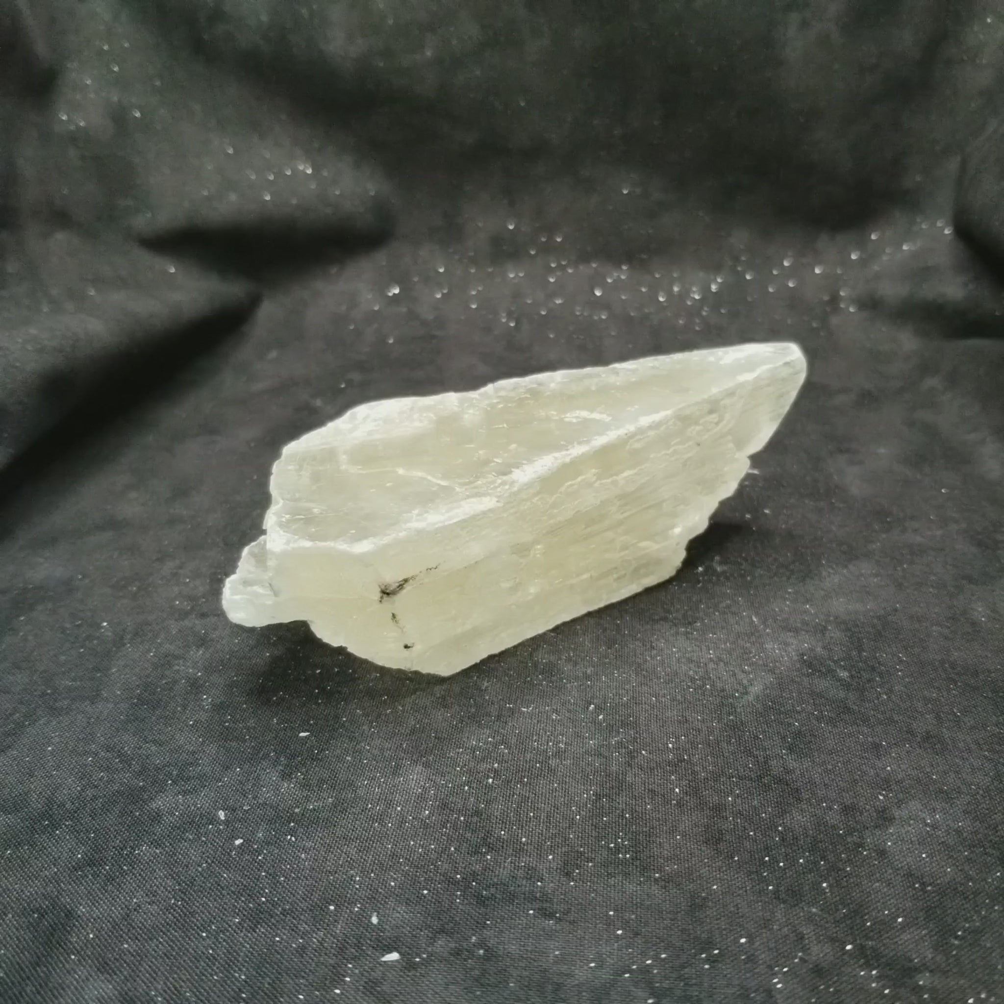 Golden Phantom Selenite Crystal Raw Natural Stone vid